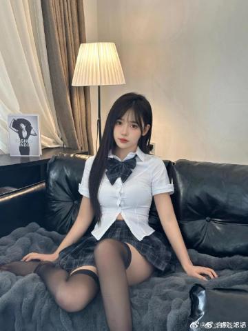 AI短剧创作必追短剧